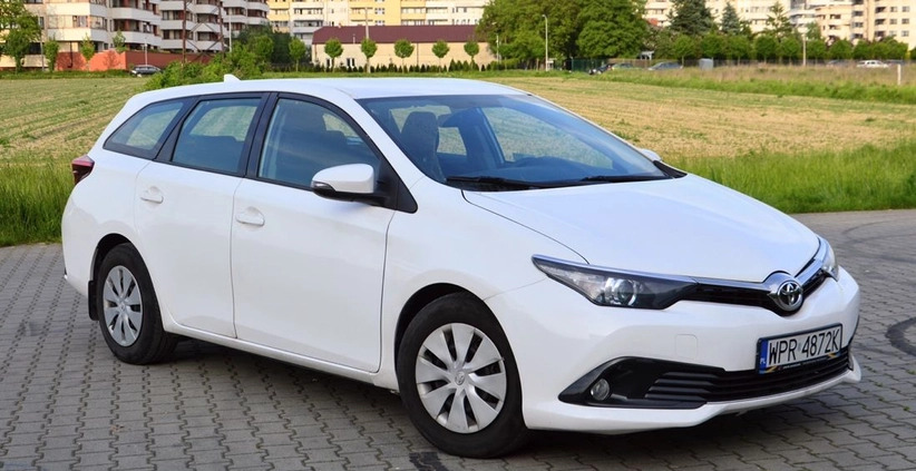 Toyota Auris cena 39900 przebieg: 125000, rok produkcji 2018 z Piastów małe 326